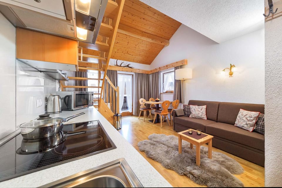 Kitchen or kitchenette, Living room, Seating area, Bedroom