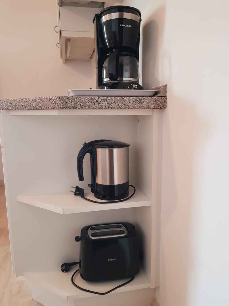 Coffee/tea facilities, Kitchen or kitchenette