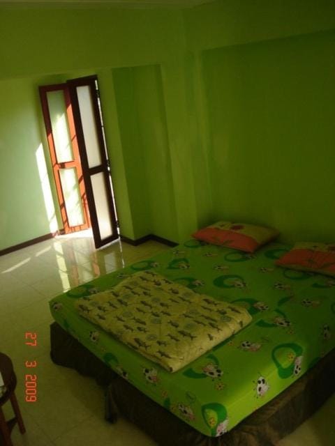 Kaset Guesthouse Bed and Breakfast in Bangkok
