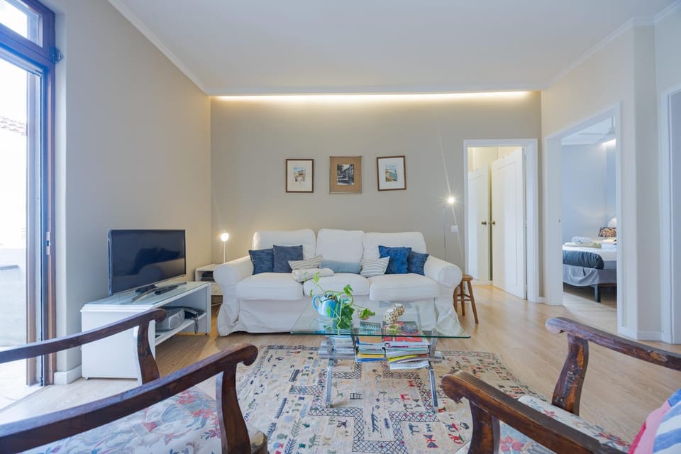 Central Funchal Apartment - GARDEN - Free Parking & AC Apartment in Funchal