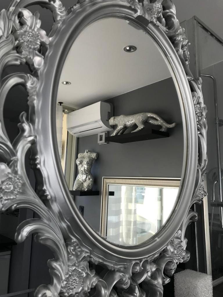 Bathroom, Decorative detail