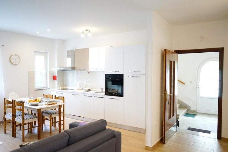 Living room, Seating area, Dining area, Communal kitchen