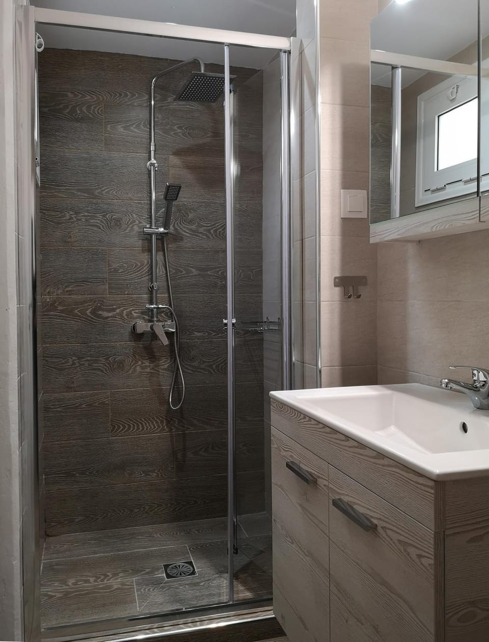 Shower, Bathroom