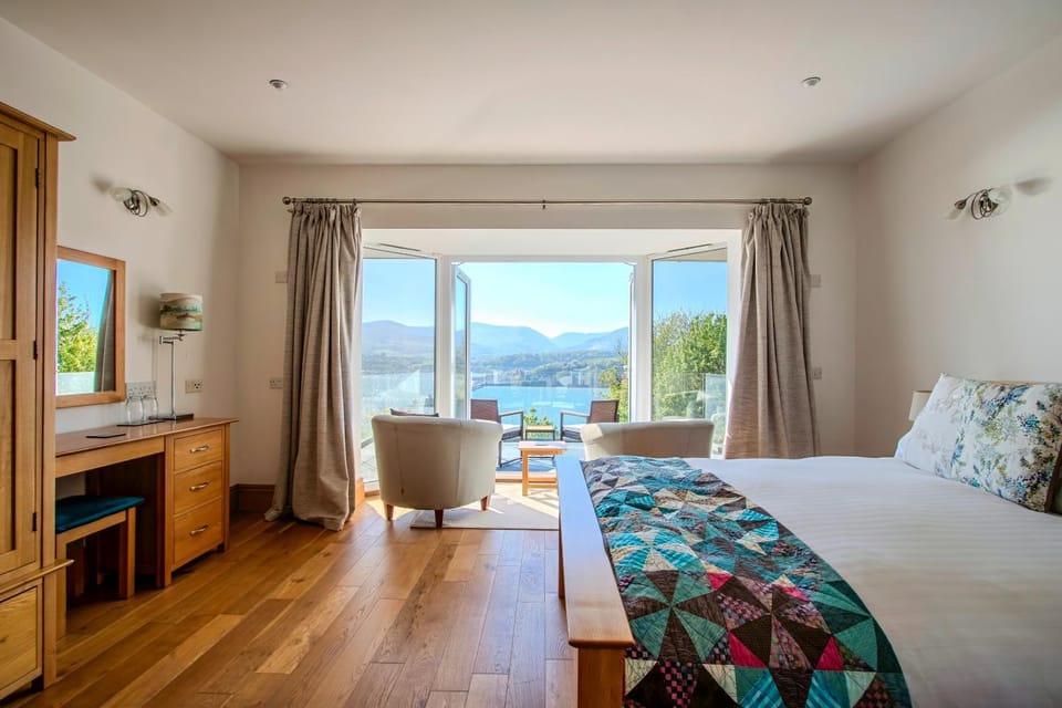 Seascape at coed y berclas, luxury accommodation with stunning sea view Apartment in Wales