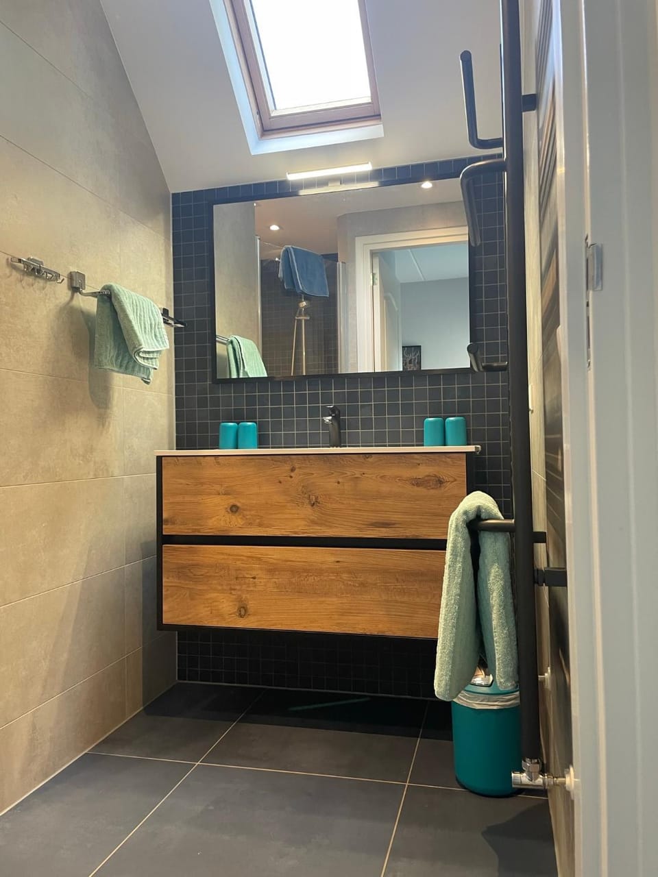 Bathroom, towels