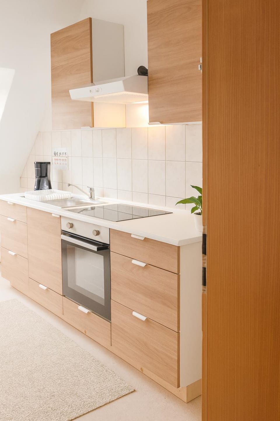 Kitchen or kitchenette, dishwasher, stove