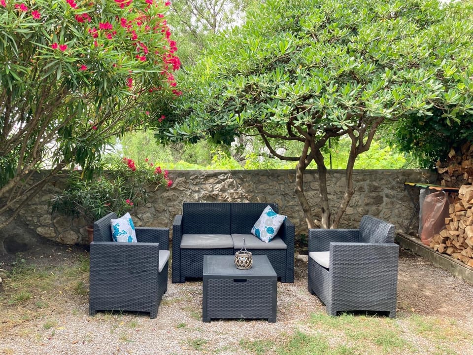 Garden, Seating area