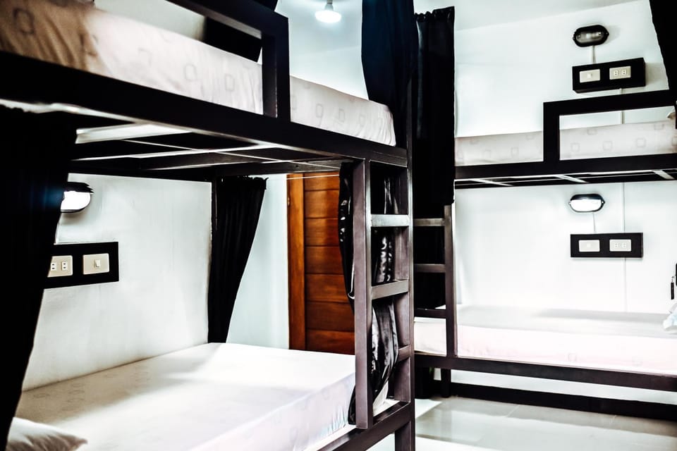 Island Brasserie Hostel Bed and Breakfast in Coron