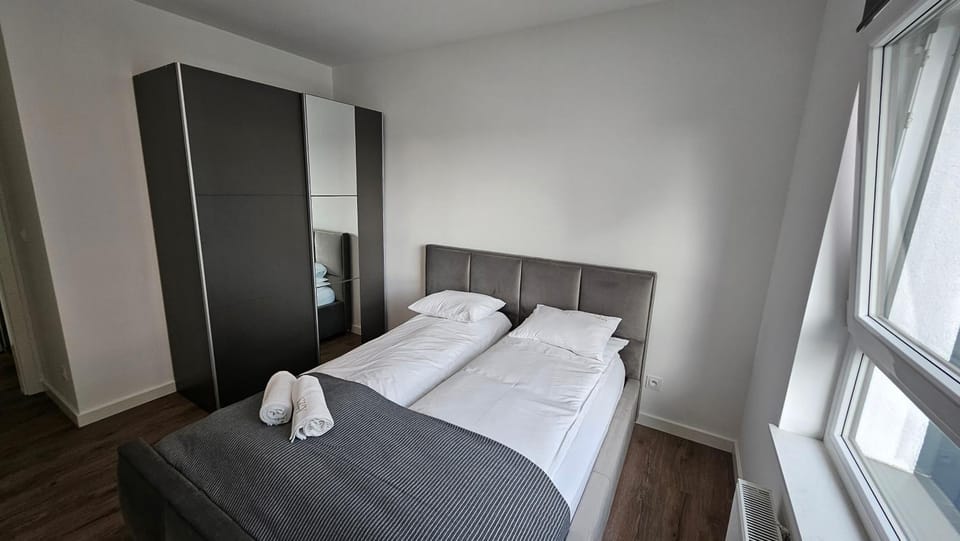 Bedroom, towels, wardrobe