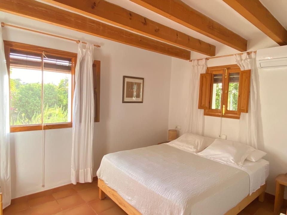 Bed, Photo of the whole room, Bedroom, Garden view, air conditioner