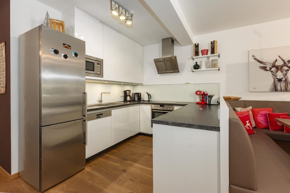 Kitchen or kitchenette, dishwasher, pet friendly, stove