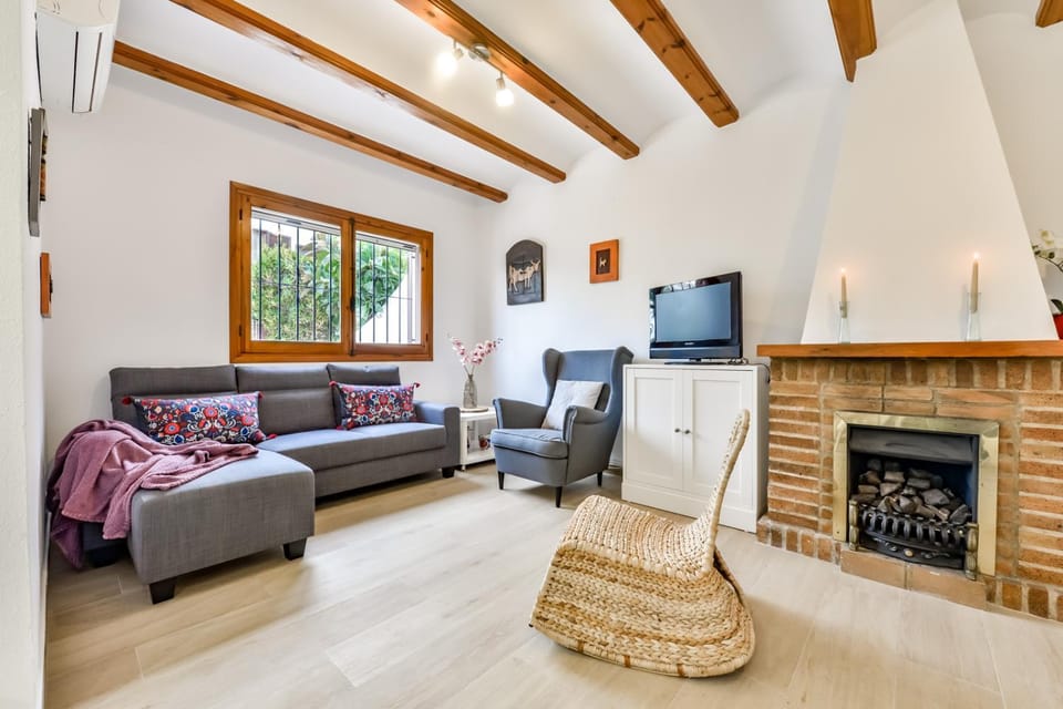 TV and multimedia, Living room, air conditioner