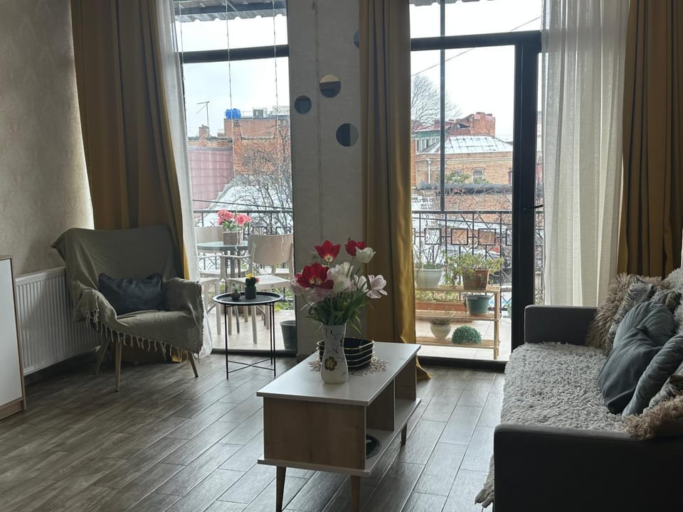 A p a r t m e n t AnnaMari O l d T b i l i s i Apartment in Tbilisi, Georgia