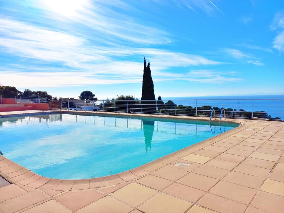 Sea view, Swimming pool
