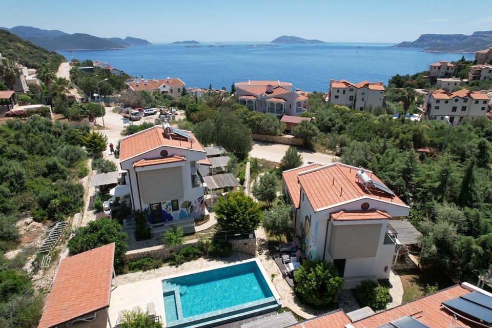 Property building, Nearby landmark, Day, Natural landscape, Bird's eye view, Mountain view, Sea view, Swimming pool
