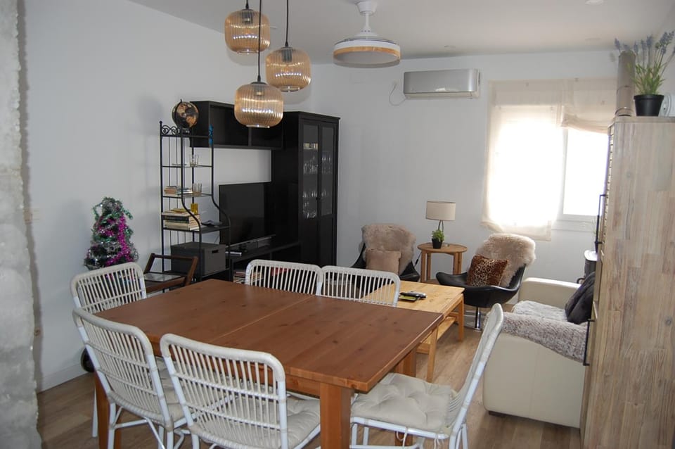 Lounge or bar, Dining area