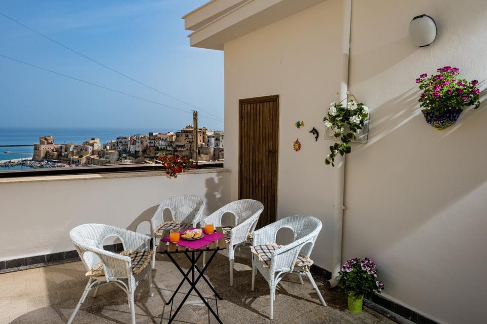 Patio, Day, Natural landscape, View (from property/room), Balcony/Terrace, Living room, Seating area, Dining area, City view, Sea view, Breakfast