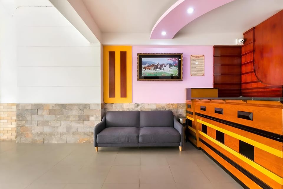 Communal lounge/ TV room