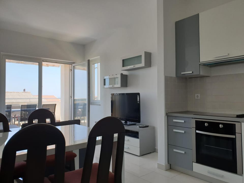 Kitchen or kitchenette, Living room, Dining area