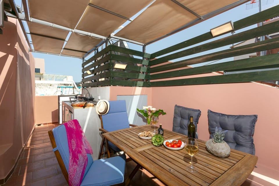 Patio, Dining area