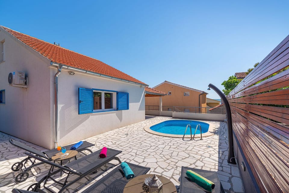 Property building, Pool view