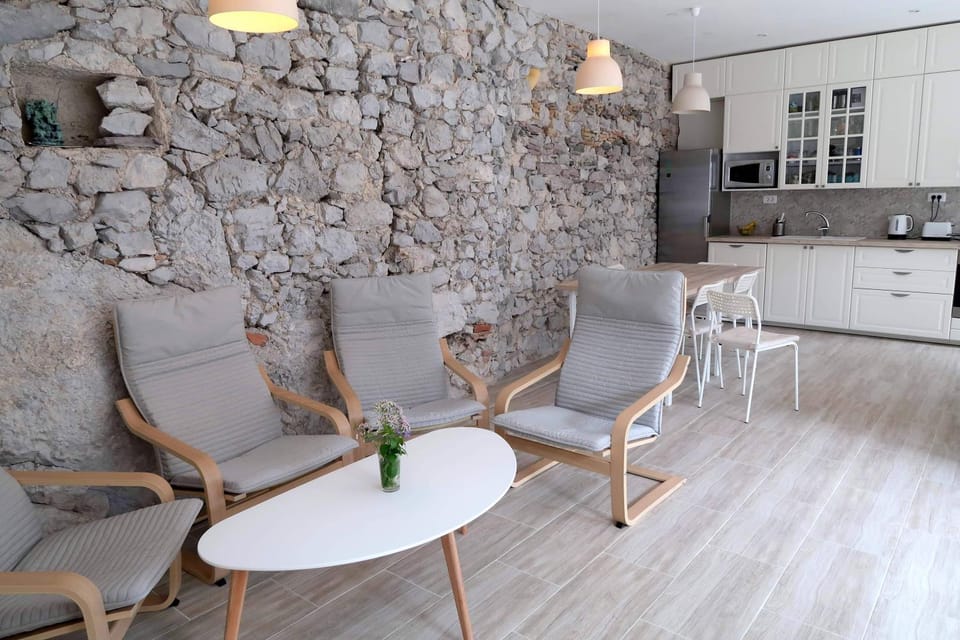 Living room, Seating area, Communal kitchen