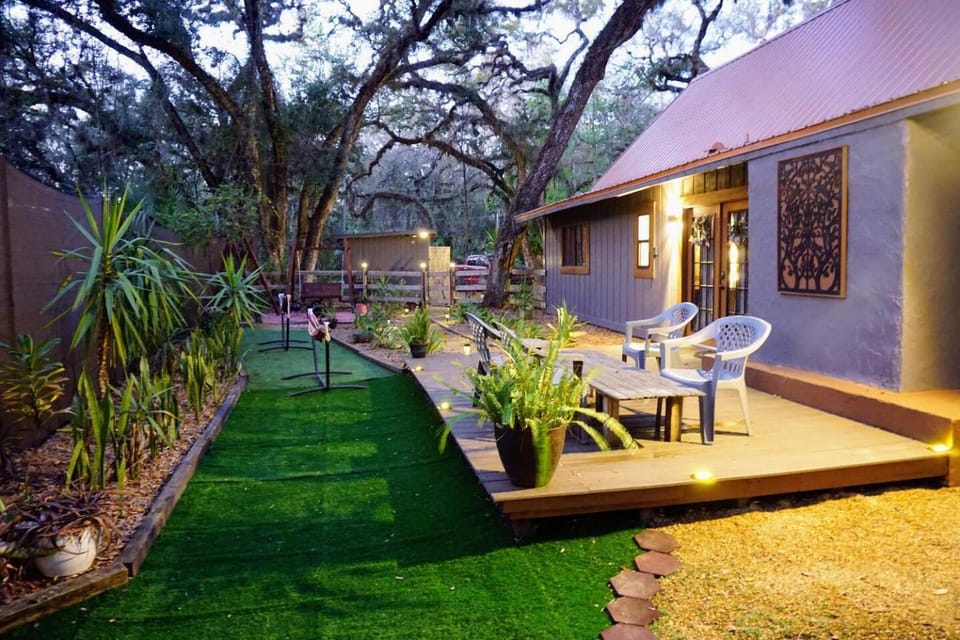 The Nature House a Secluded Canal front Cabin Cabin in Hernando