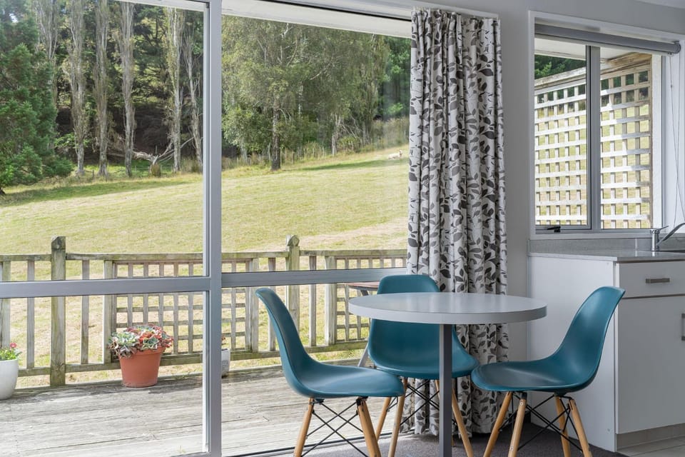 Roselle Farm Cottage Apartment in Dunedin