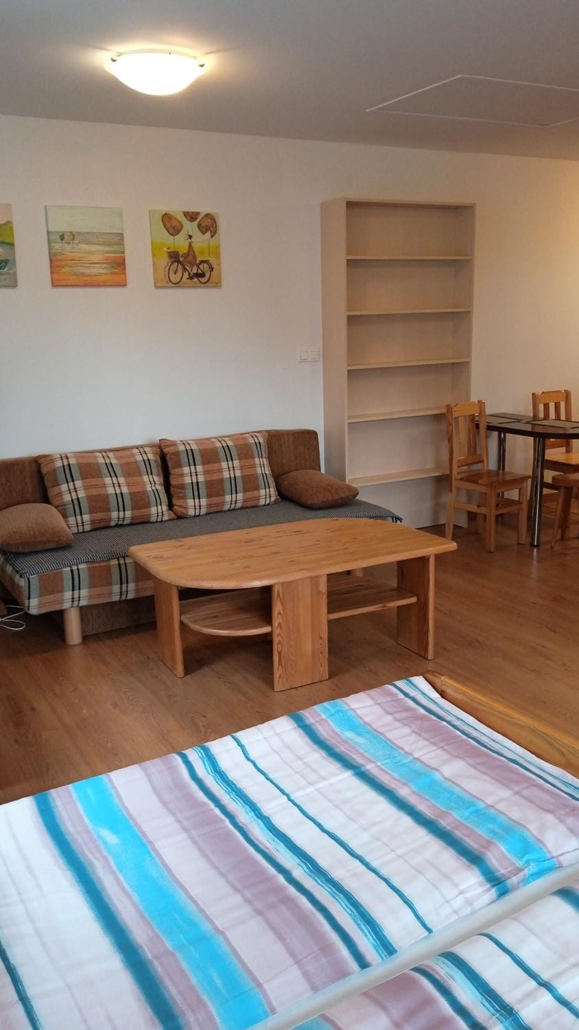 Photo of the whole room, Seating area, furniture