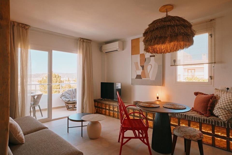 The Ibiza Oasis - Adults Only Boutique Hotel - Sunset Suites Apartment hotel in Ibiza