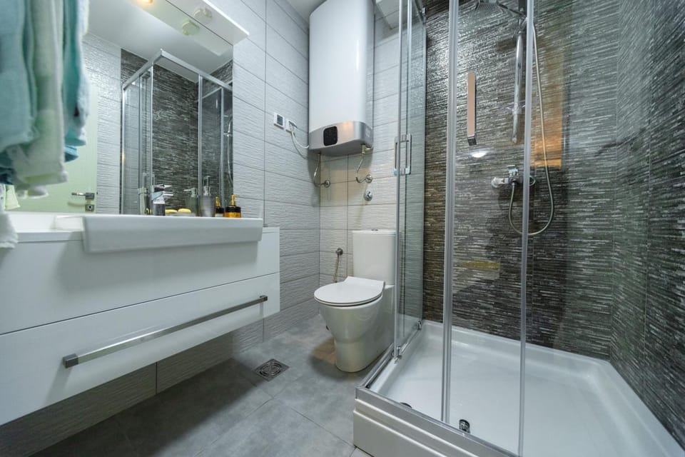 Shower, Toilet, Bathroom