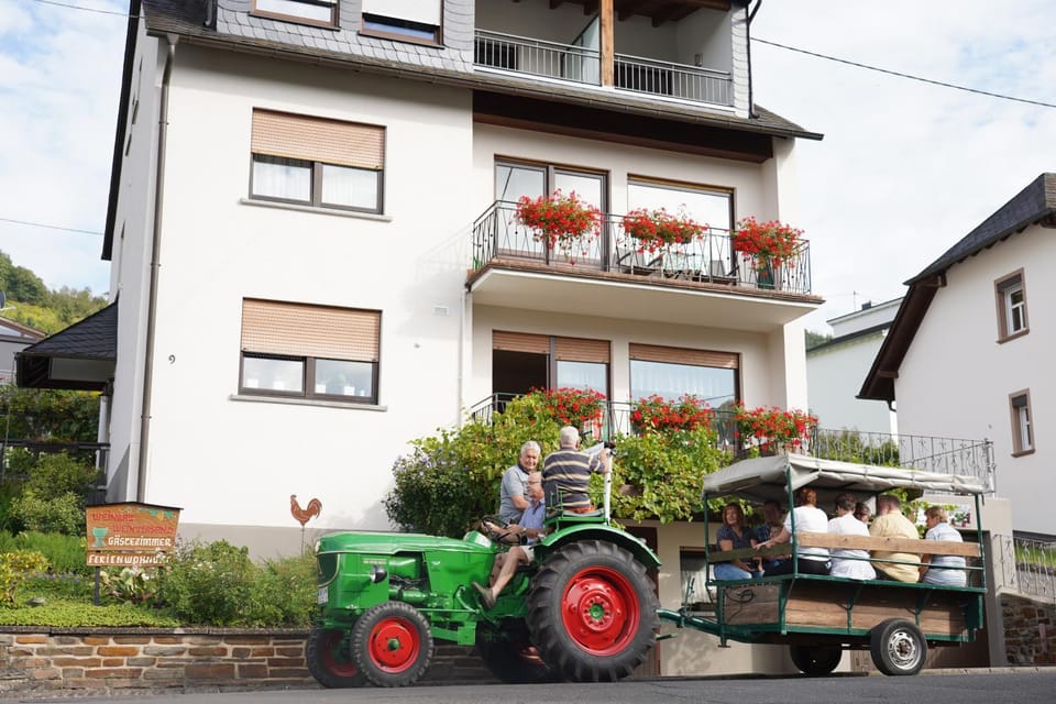 Day, group of guests