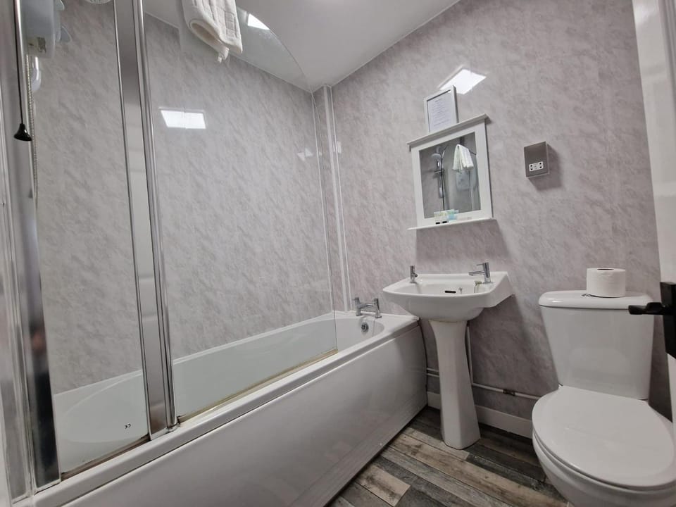 Toilet, Bathroom, towels