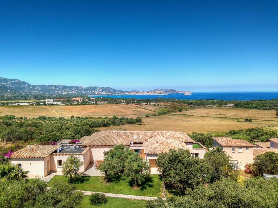 Bird's eye view, Sea view