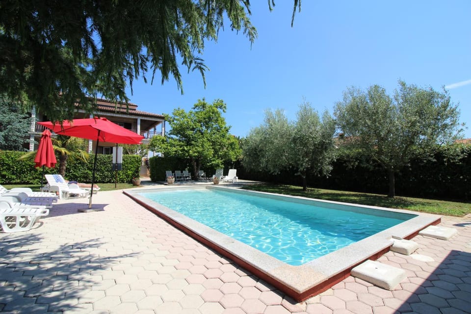 Apartment Lorena with pool Apartment in Poreč