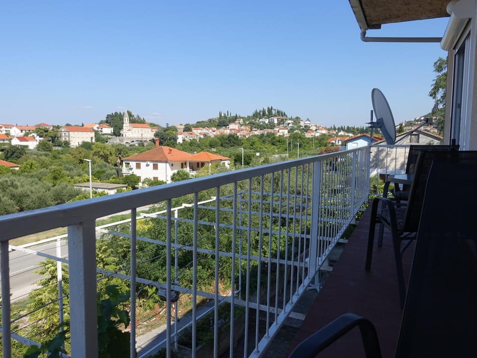 View (from property/room), Balcony/Terrace, Balcony/Terrace, City view, City view, Landmark view, Mountain view, Mountain view
