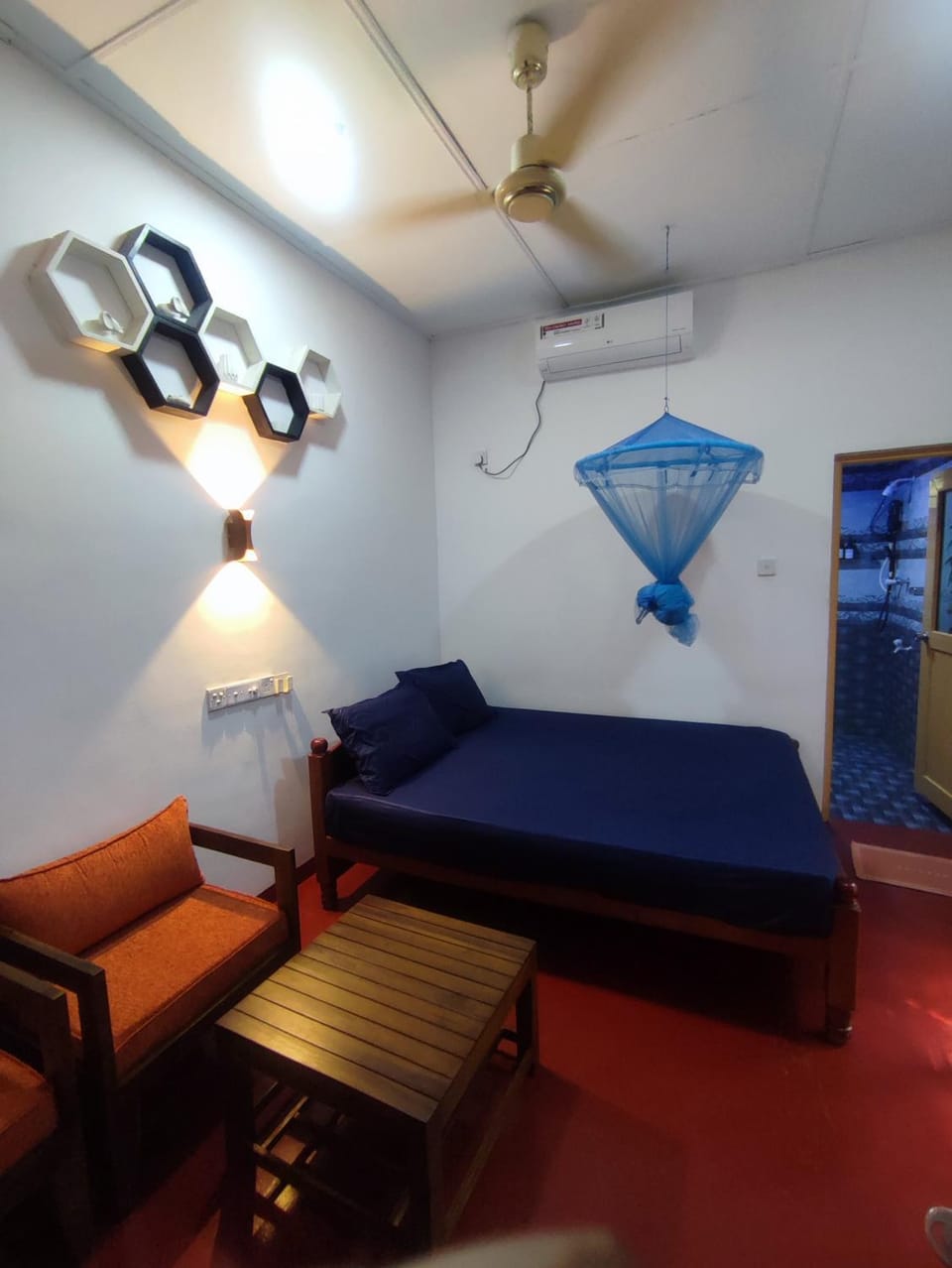 Photo of the whole room, air conditioner