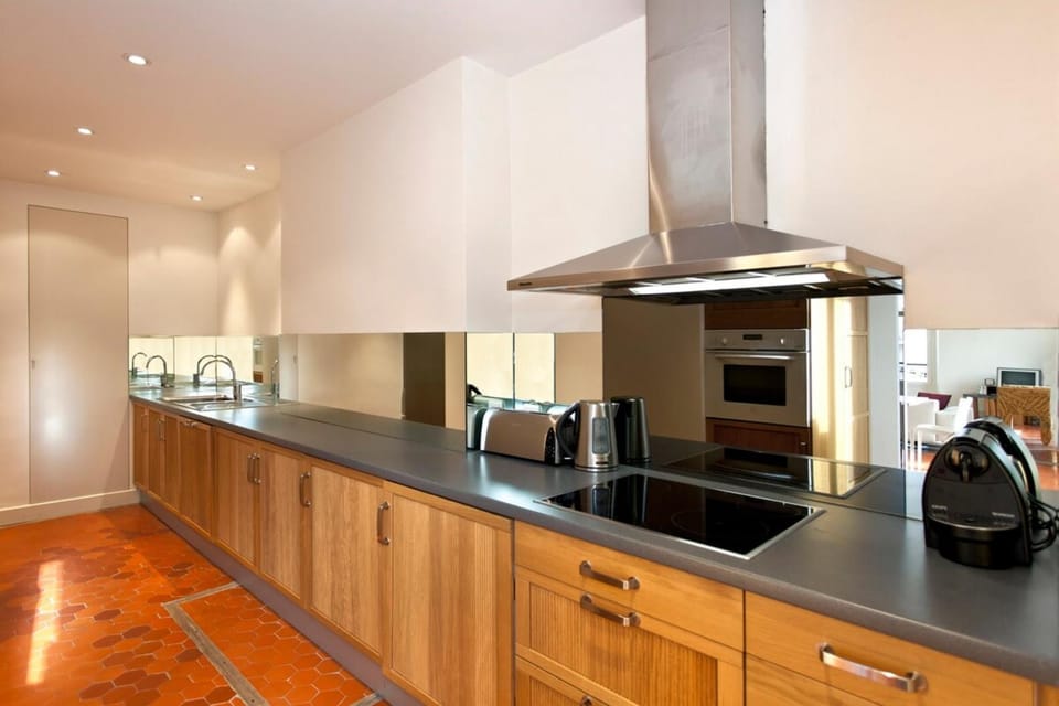 REF 35 - Cannes Center - Duplex apartment for rent Apartment in Cannes