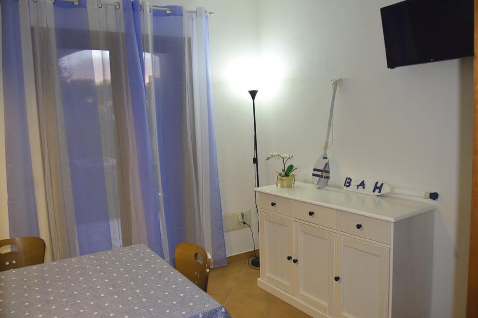 Communal lounge/ TV room, TV and multimedia, Living room