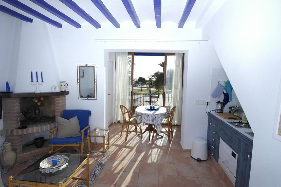 Living room, Communal kitchen