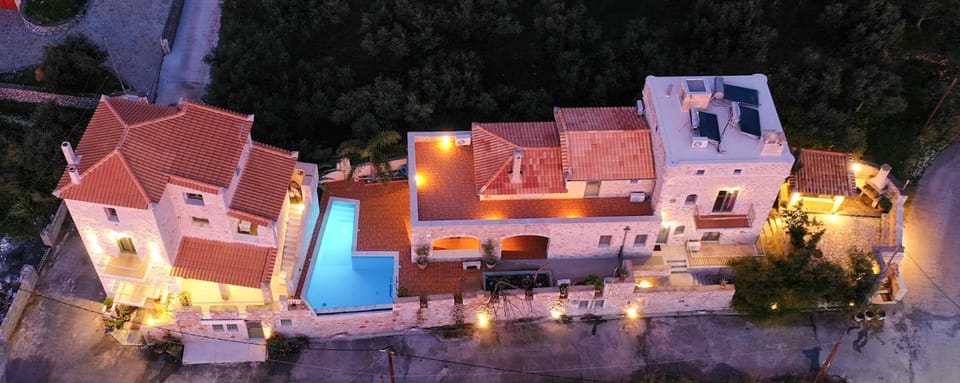 Bird's eye view, Floor plan
