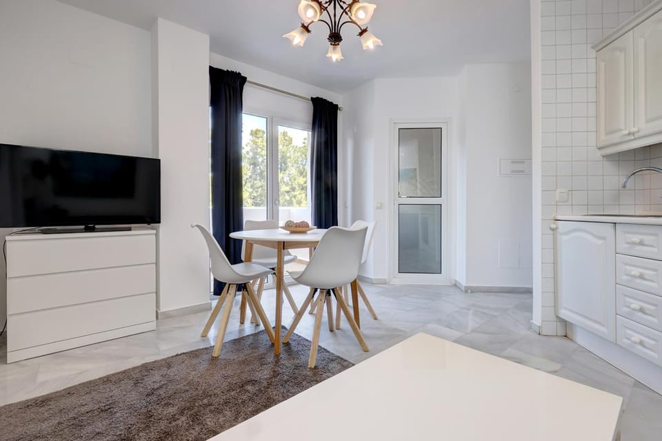 TV and multimedia, Kitchen or kitchenette, Dining area