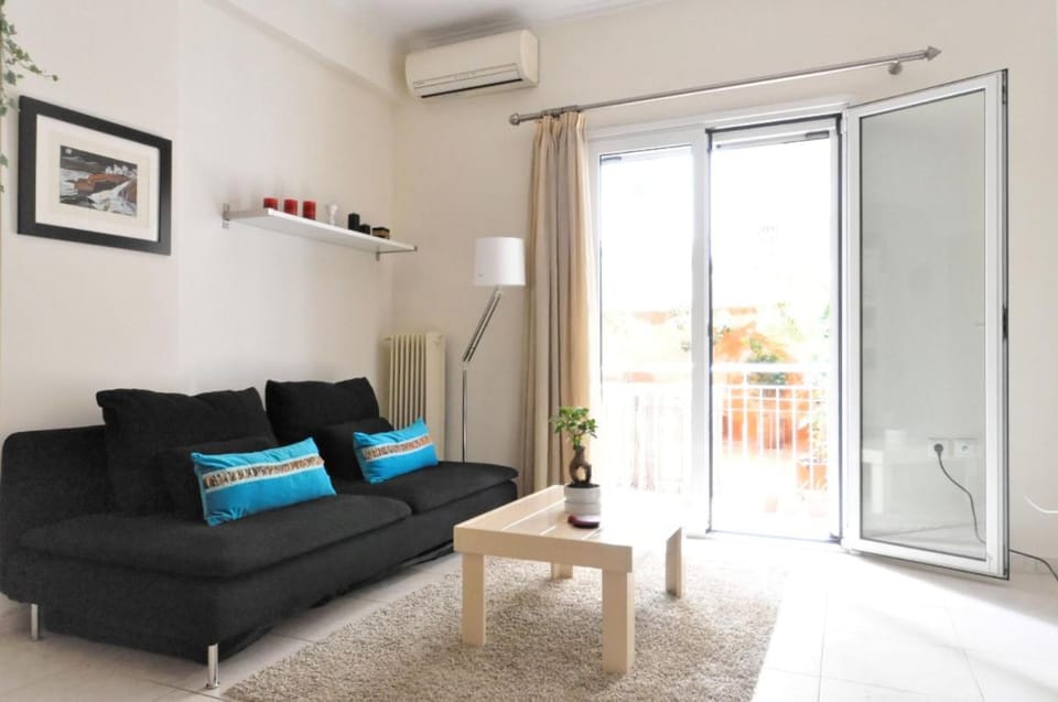 Courtyard Apt - Central Athens Apartment in Athens