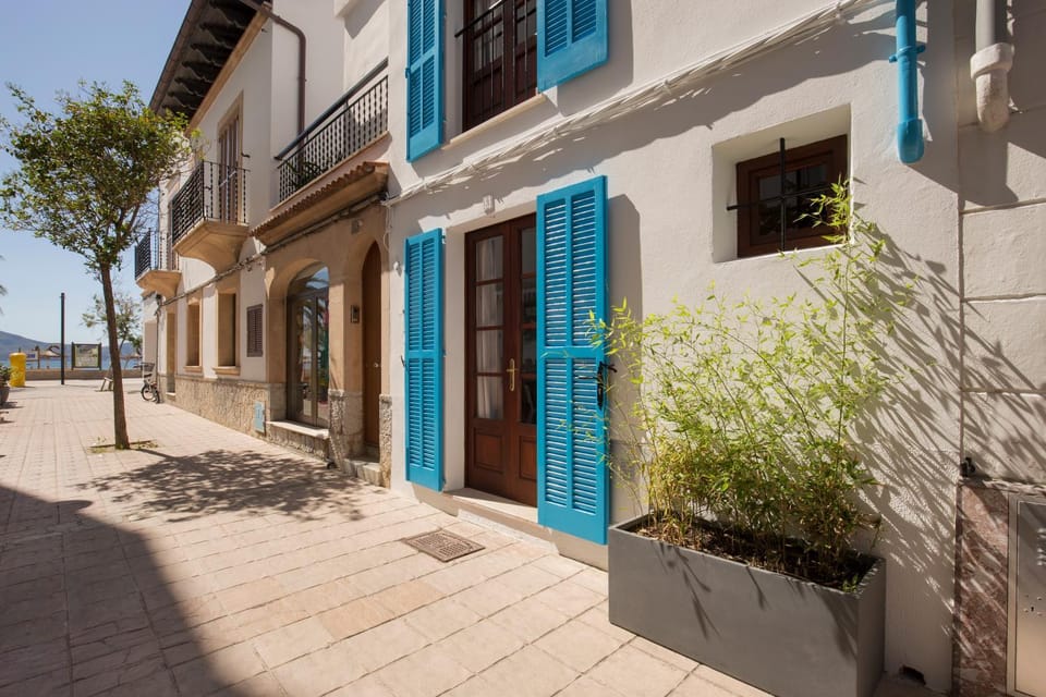 Property building, Facade/entrance