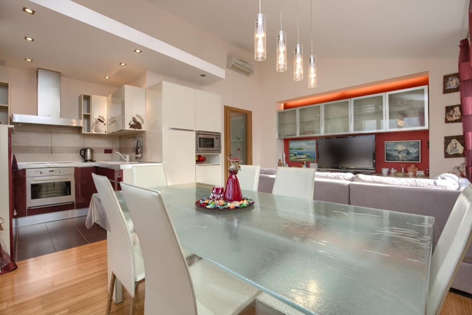 Tomisha Apartment in Pula