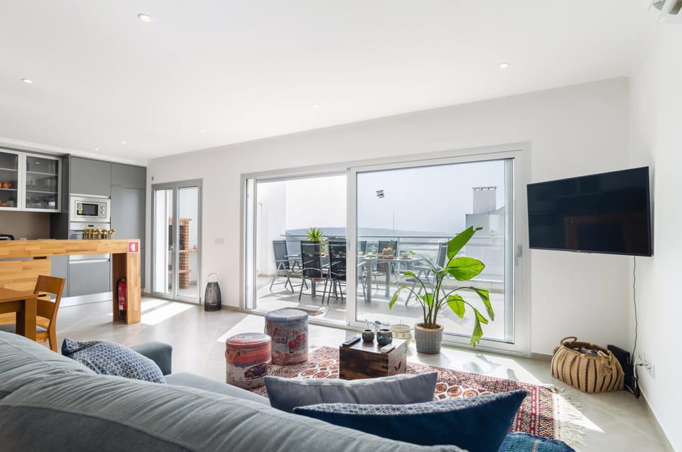 Living room, Sea view