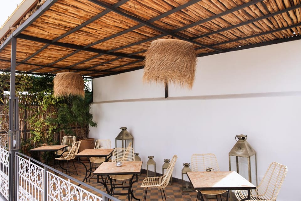 Patio, Day, Dining area