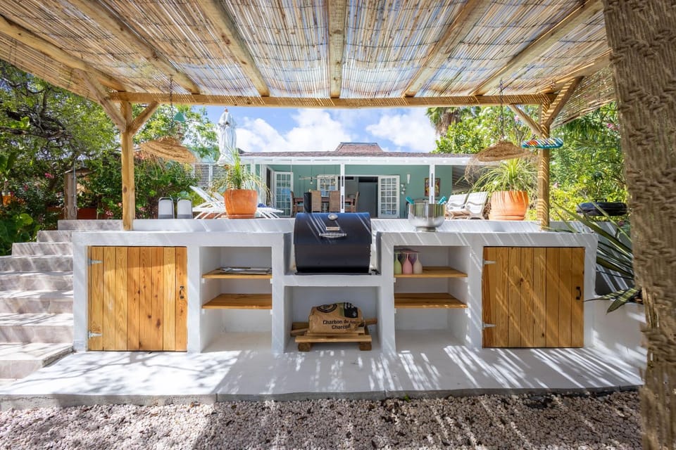 BBQ facilities, View (from property/room), Lounge or bar