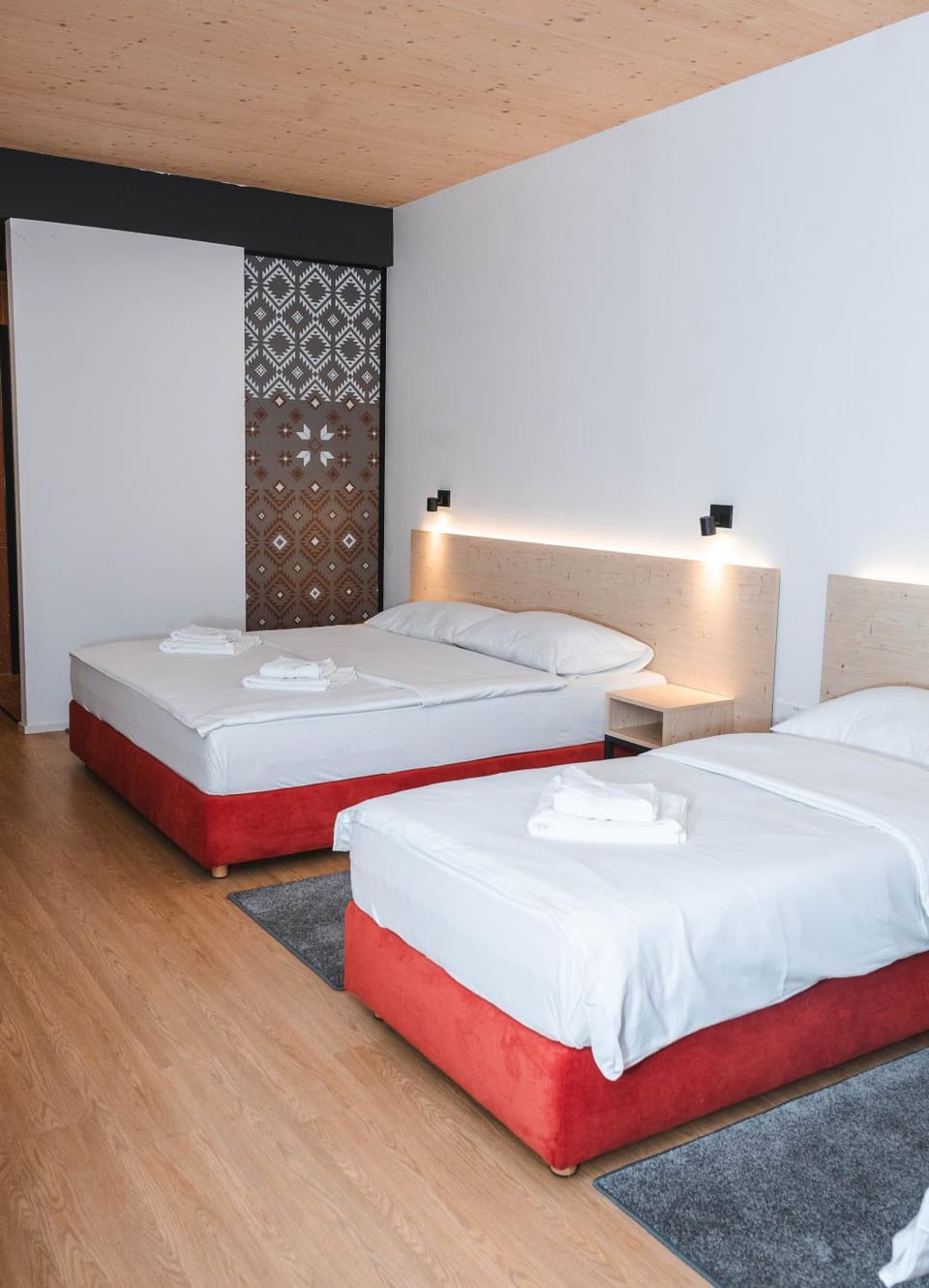 Bed, towels