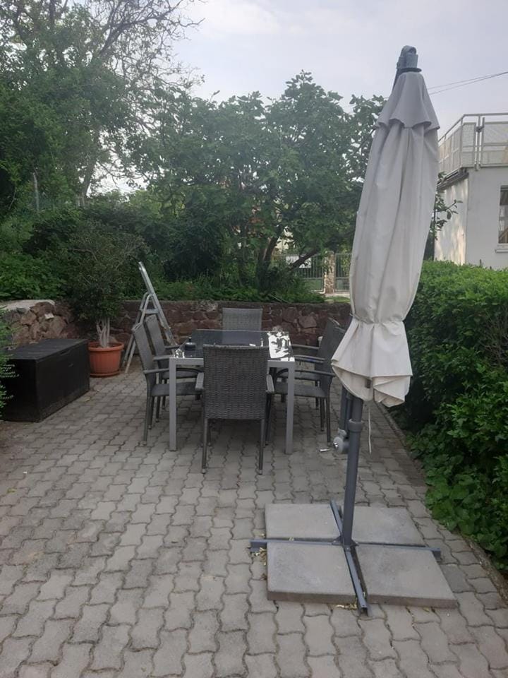 View (from property/room), Balcony/Terrace, Garden view